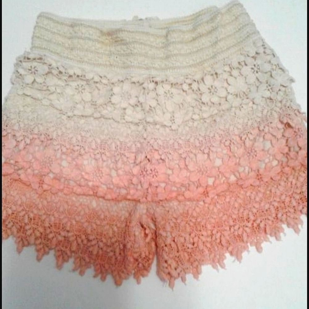 L'Atiste Boho Romantic Peach & Cream Ombre Lace Layered Shorts S